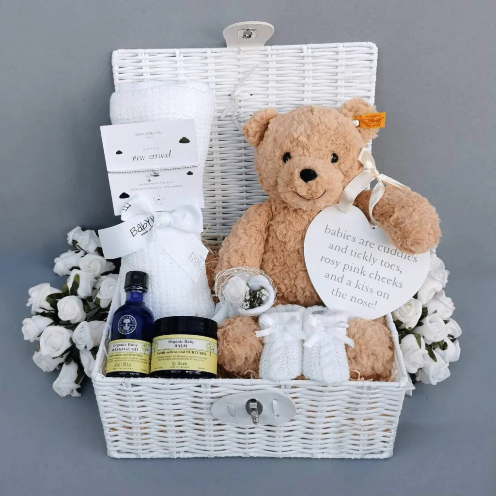 How to Build Your Own Christmas Hamper at Home