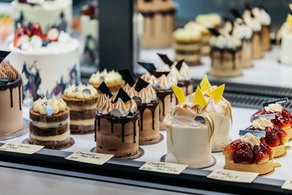 Mini Cupcake Ideas That Work for Weddings and Events