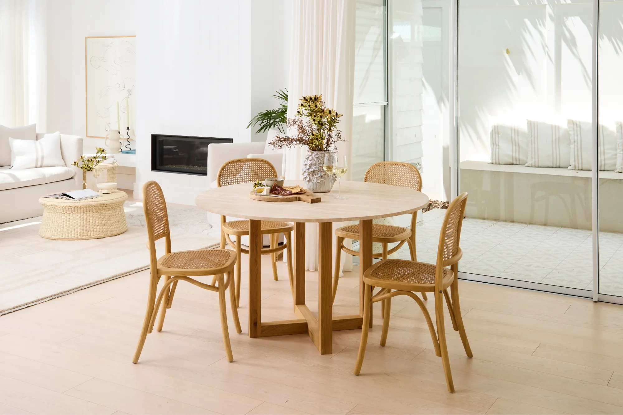 Choosing a Dining Table and Chair Set That Lasts